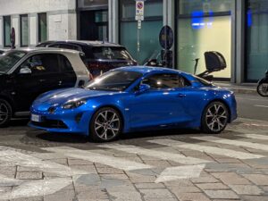 Cars-That-Look-Like-Supercars-Alpine-A110