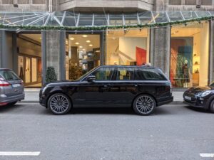 Should-I-Buy-a-Range-Rover-With-Over-100k-Miles-Range-Rover-4th-Generation-Black-Side-Profile