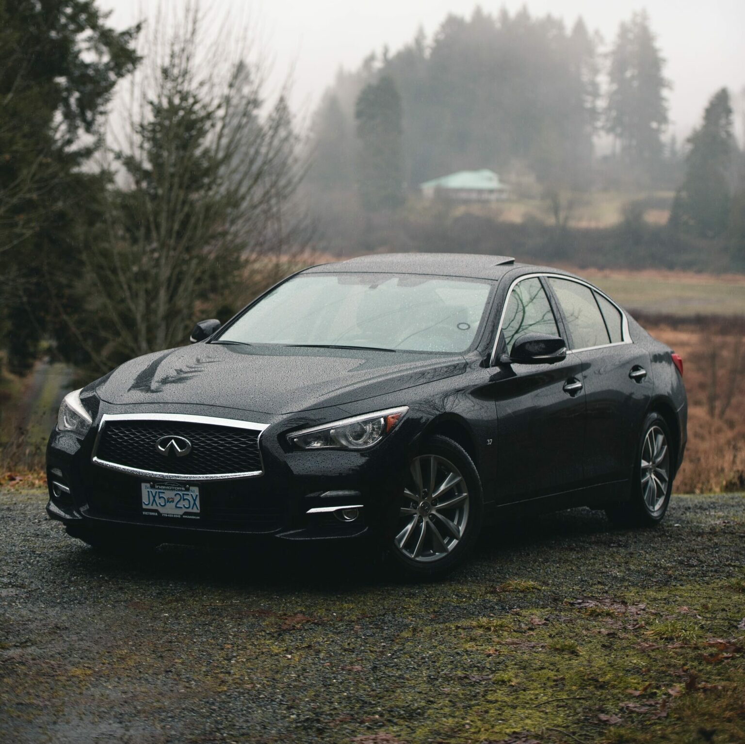 7 Best Run Flat Tires for Infiniti Q50 AllSeason, Summer & Winter