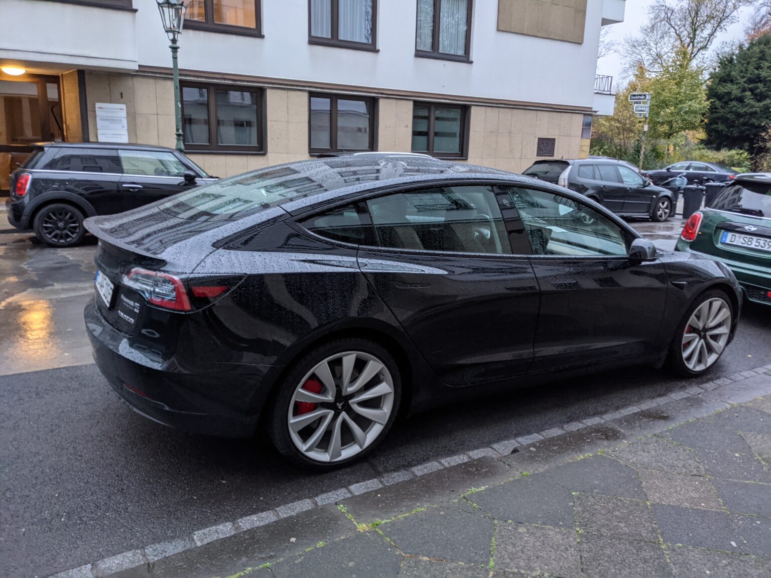 4 Best Tires for Tesla Model 3 Long Range - Most Efficient Tire Options ...